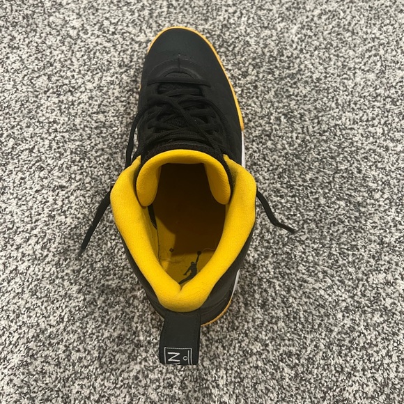 Jordan 11 jump man worn a few times. (Price negotiable) - Picture 5 of 5